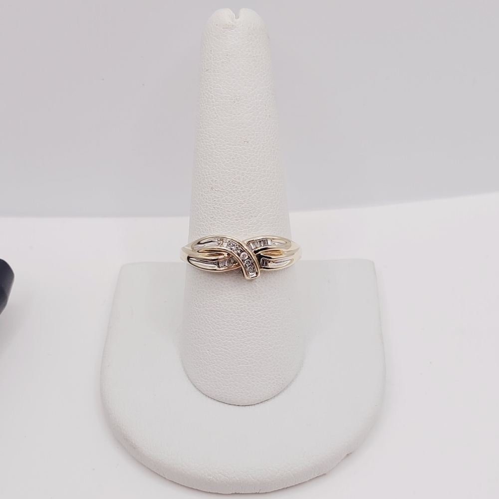 10k Solid Yellow & White Gold Genuine Diamond Ring Baguette & Round Cut Ring - Picture 8 of 12